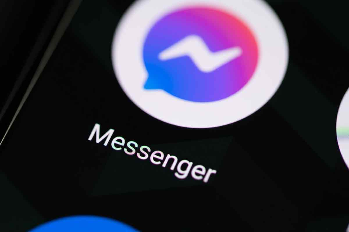 quit messenger cover image